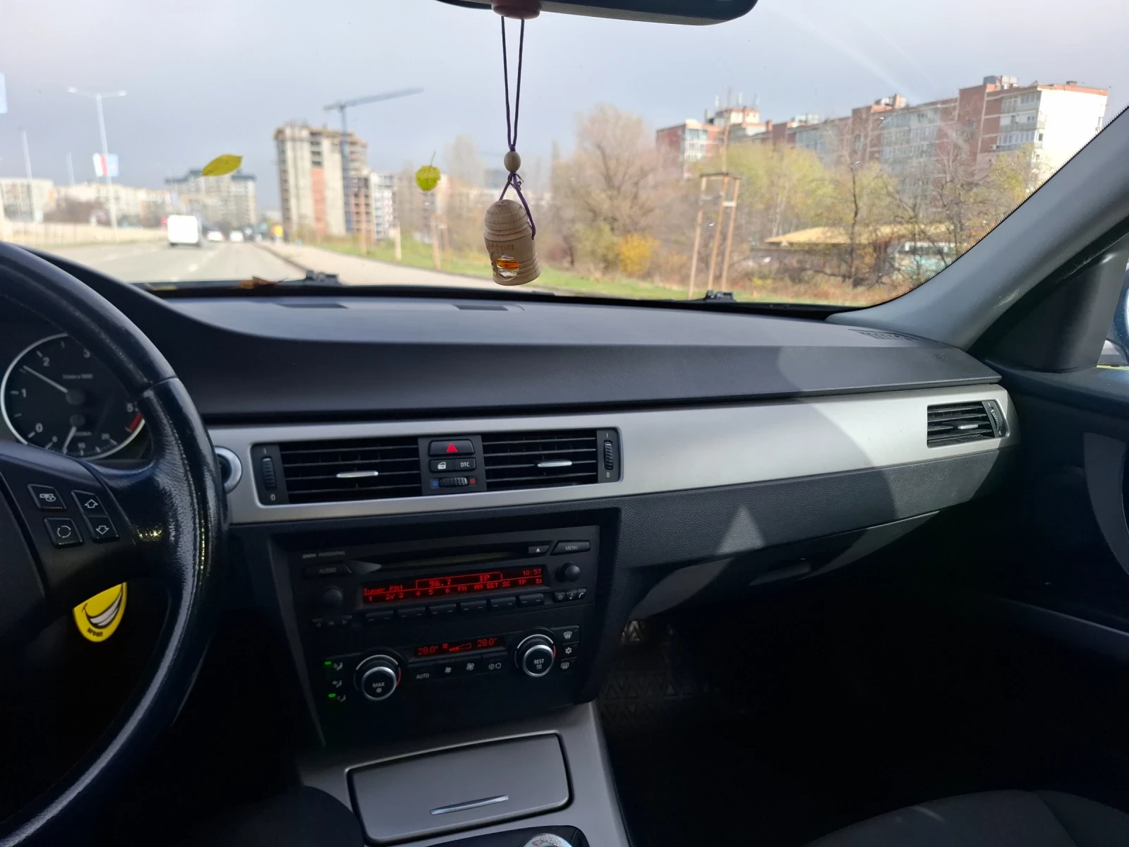 BMW 320 320д, снимка 12 - Автомобили и джипове - 54294320