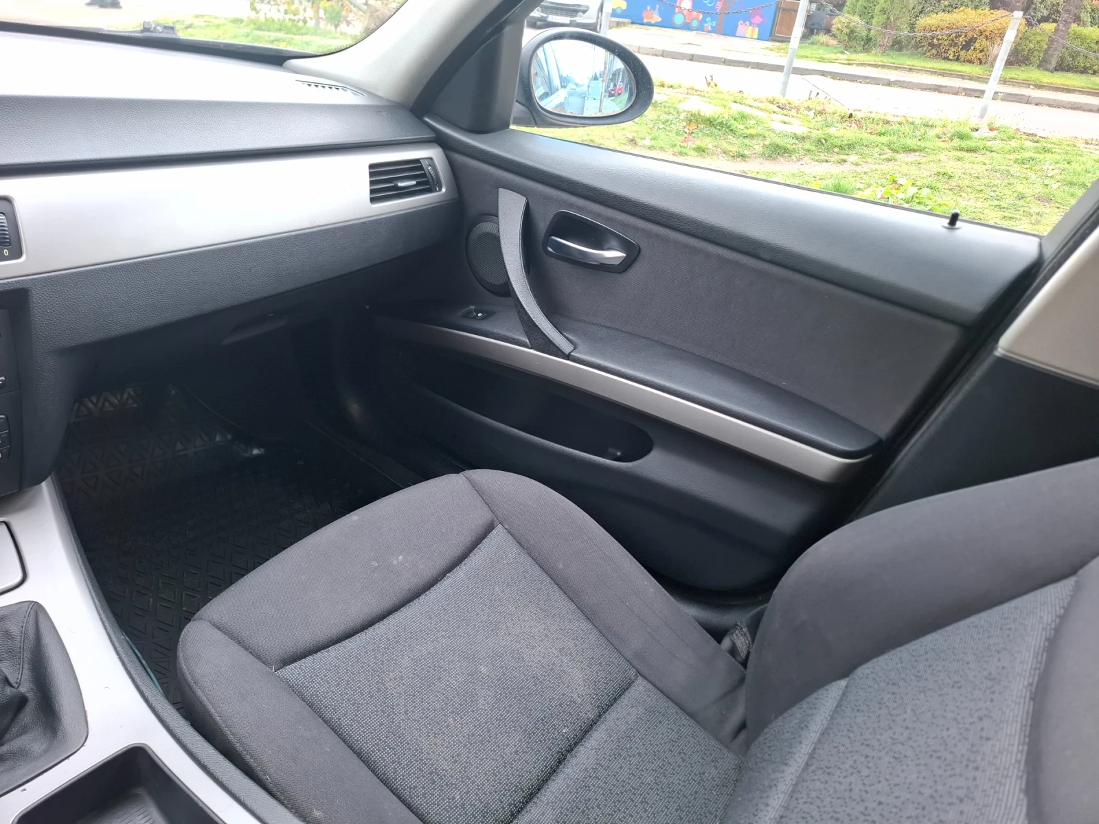 BMW 320 320д, снимка 14 - Автомобили и джипове - 54294320