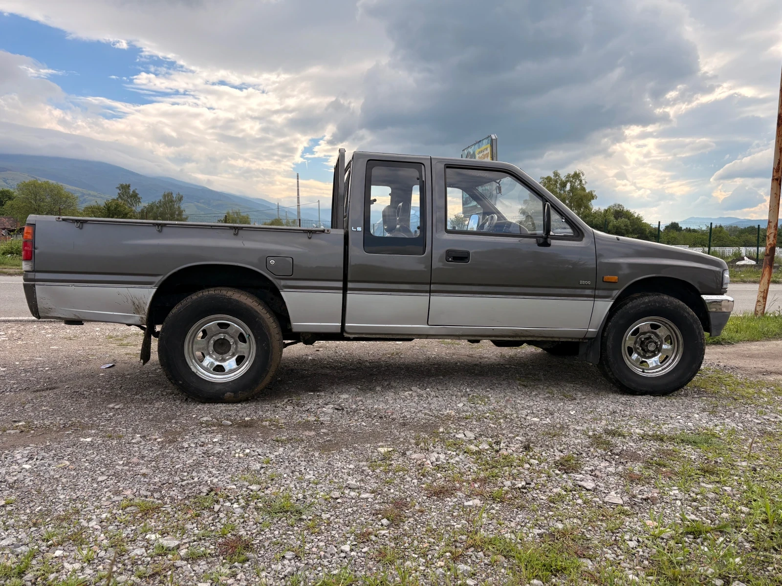 Isuzu Pickup, снимка 3 - Автомобили и джипове - 54698570