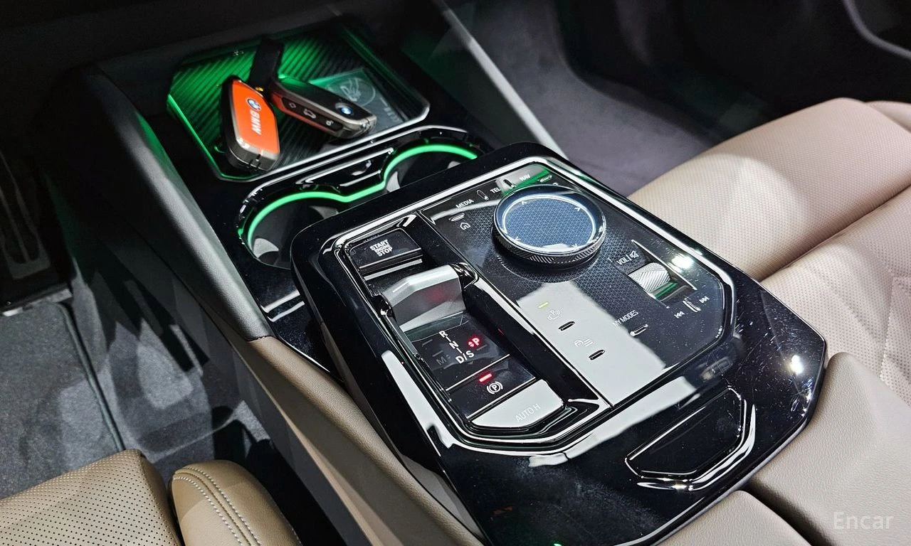 BMW 520 i M* SPORT* HARMAN KARDON* ОБДУХВАНЕ* ПОДГРЕВ, снимка 6 - Автомобили и джипове - 54752082