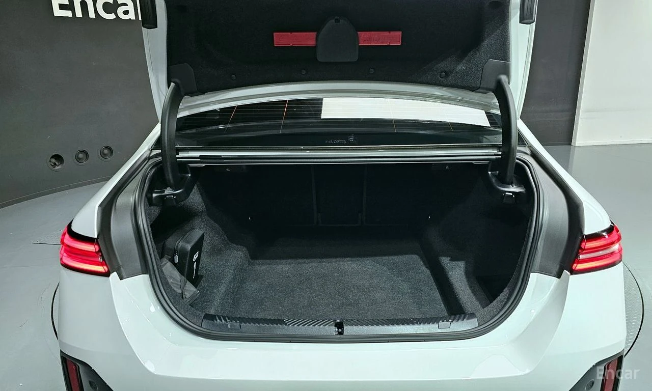 BMW 520 i M* SPORT* HARMAN KARDON* ОБДУХВАНЕ* ПОДГРЕВ, снимка 11 - Автомобили и джипове - 54752082