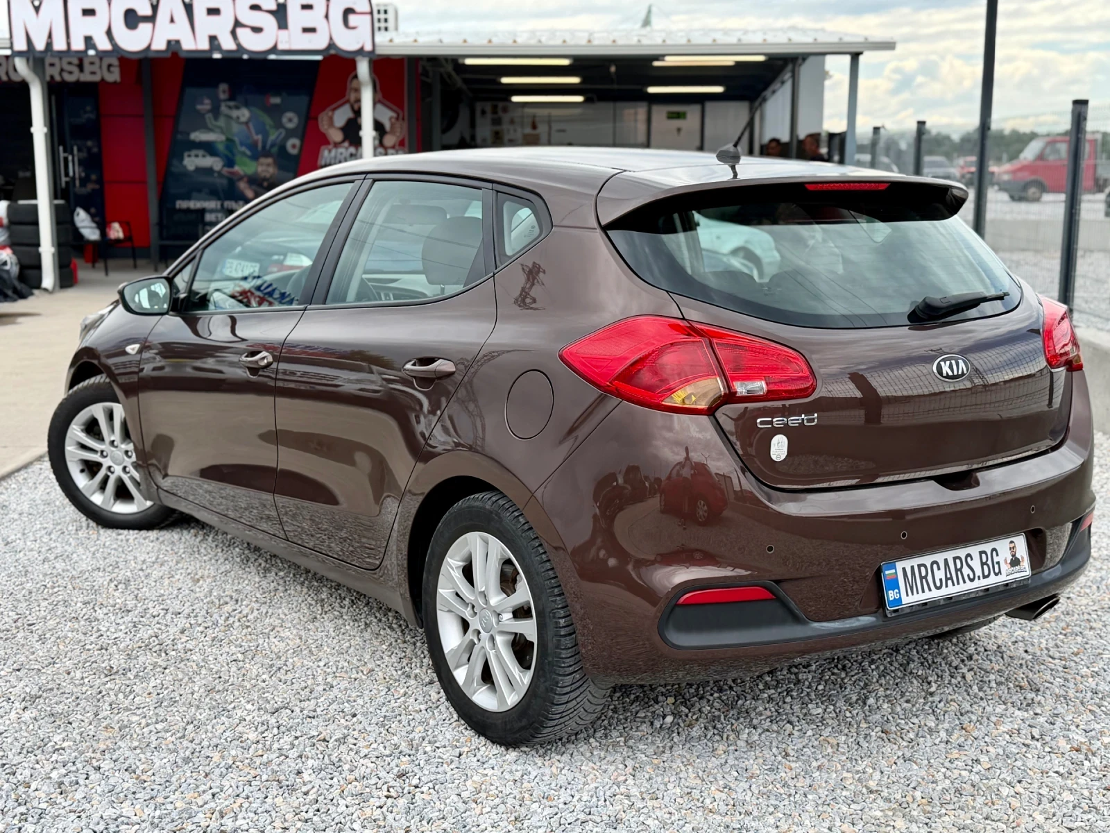 Kia Ceed  1.6 GDi, снимка 4 - Автомобили и джипове - 54801700