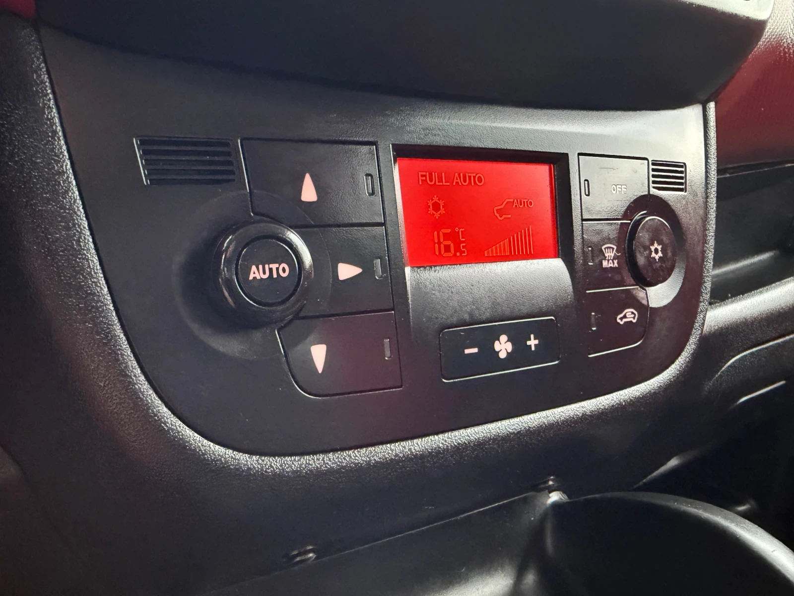 Fiat Doblo 1.6MJET ИТАЛИЯ, снимка 14 - Автомобили и джипове - 55149467