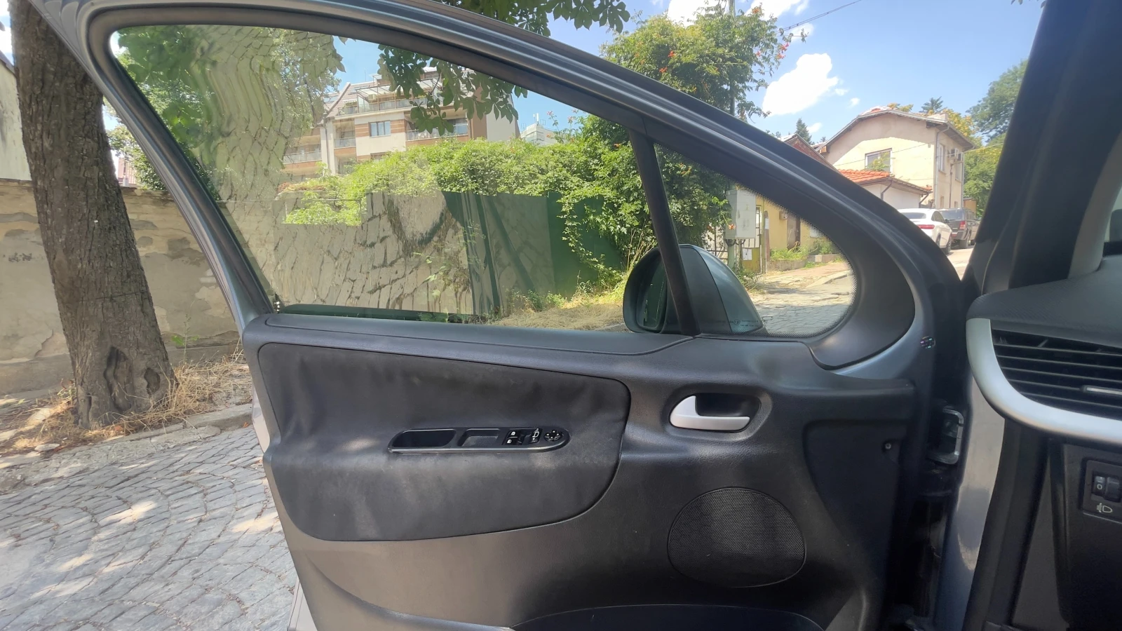 Peugeot 207, снимка 11 - Автомобили и джипове - 55251981