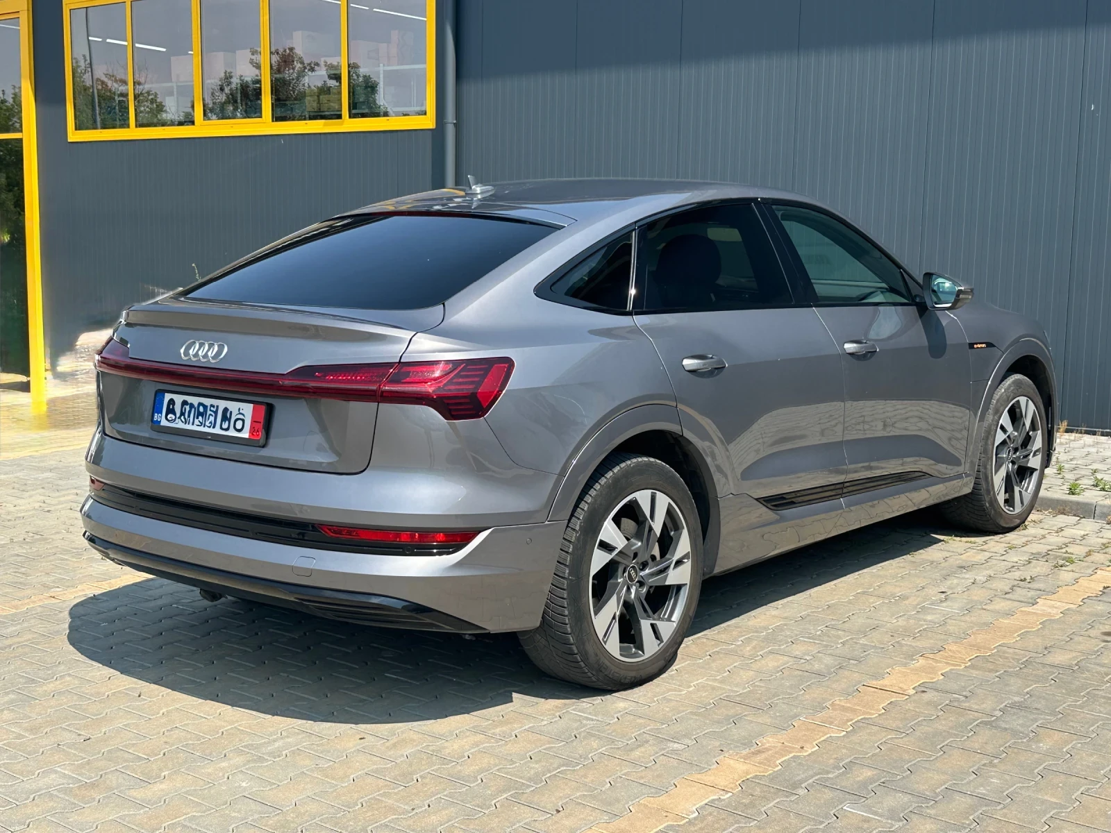 Audi E-Tron 55 QUATTRO SPORTBACK, снимка 4 - Автомобили и джипове - 55277180