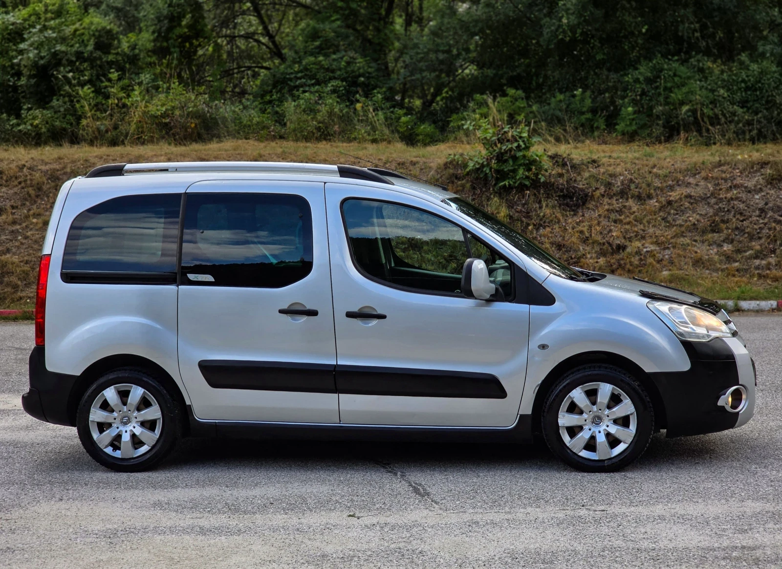 Citroen Berlingo 1.6HDI 109hp XTR, снимка 6 - Автомобили и джипове - 55426119