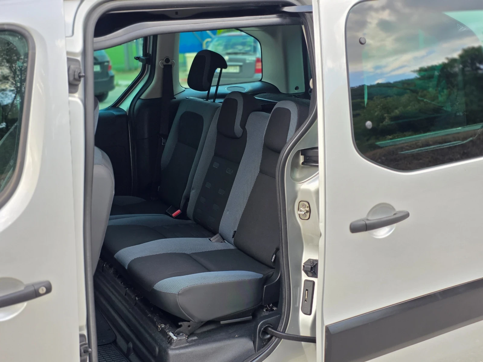 Citroen Berlingo 1.6HDI 109hp XTR, снимка 11 - Автомобили и джипове - 55426119