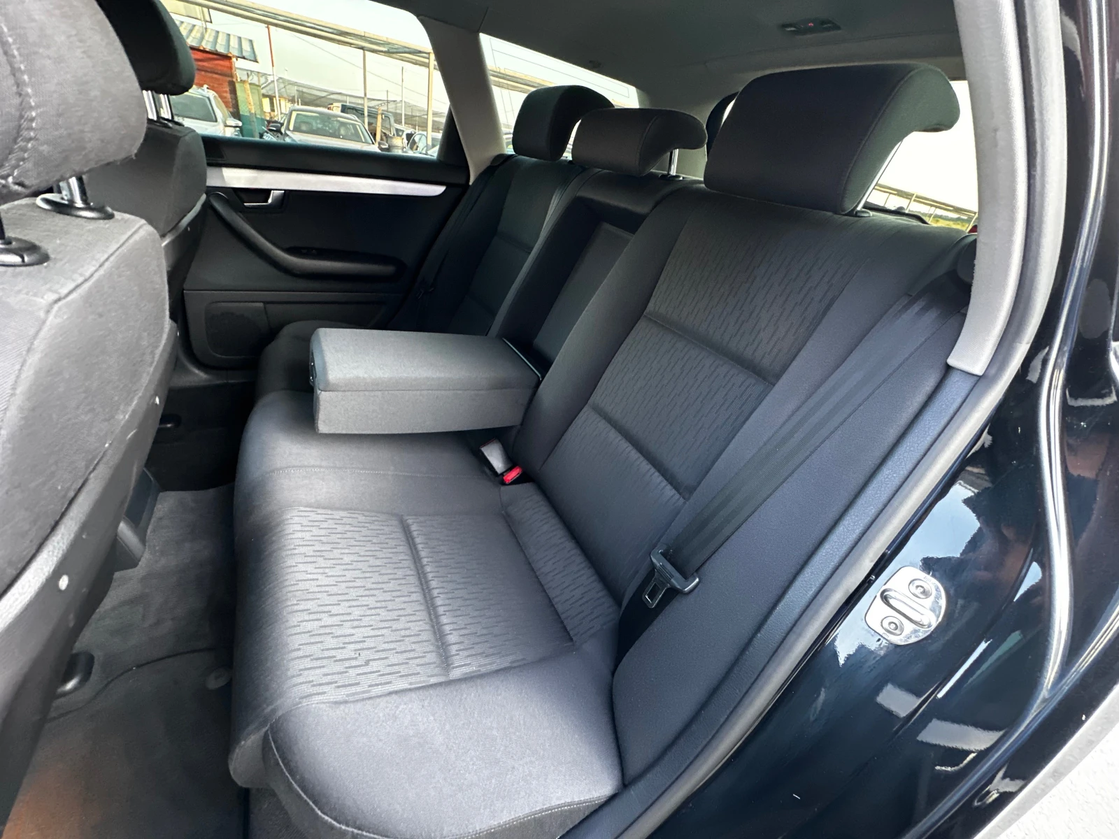 Audi A4 2.7TDI 190к.с Обслужена* Всичко платено, снимка 15 - Автомобили и джипове - 55552031