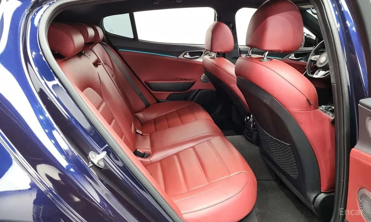 Kia Stinger * 3.3 Turbo AWD * ЦЕНА ДО БГ, снимка 14 - Автомобили и джипове - 55693885