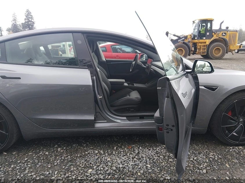 Tesla Model 3 Performance* DUAL MOTOR* КОЖА* ПОДГРЕВ* ОБДУХВАНЕ*, снимка 5 - Автомобили и джипове - 56211506