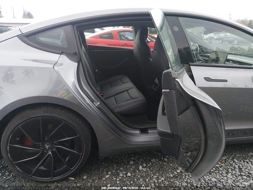 Tesla Model 3 Performance* DUAL MOTOR* КОЖА* ПОДГРЕВ* ОБДУХВАНЕ*, снимка 8 - Автомобили и джипове - 56211506