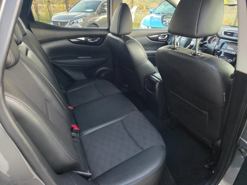 Nissan Qashqai 1.6 DCI * * 360-Kamera* * PARK ASSIST* NAVI* DISTR, снимка 3 - Автомобили и джипове - 52399111