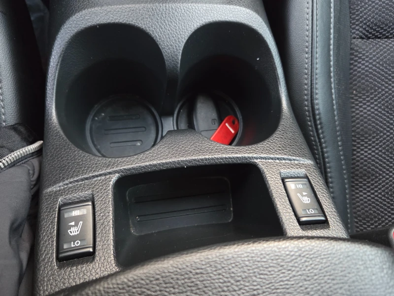 Nissan Qashqai 1.6 DCI * * 360-Kamera* * PARK ASSIST* NAVI* DISTR, снимка 9 - Автомобили и джипове - 52399111