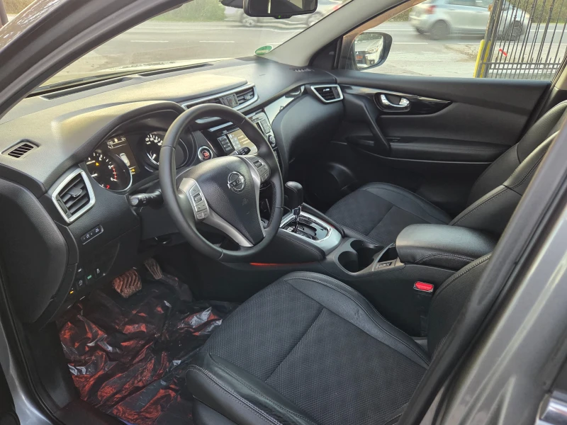 Nissan Qashqai 1.6 DCI * * 360-Kamera* * PARK ASSIST* NAVI* DISTR, снимка 4 - Автомобили и джипове - 52399111