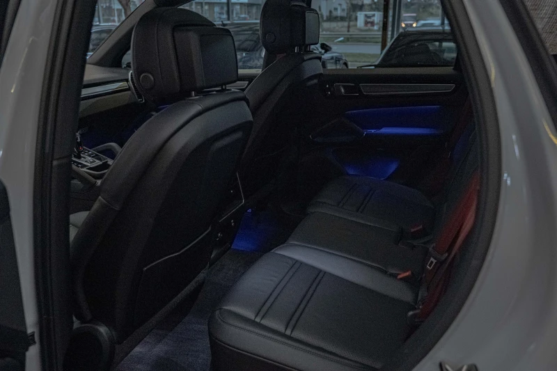 Porsche Cayenne PDLS/HuD/Обдухване/Панорама/Soft Close/Камера 360, снимка 8 - Автомобили и джипове - 52550434