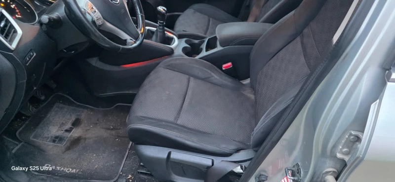 Nissan Qashqai 1.5dci, снимка 9 - Автомобили и джипове - 52860446