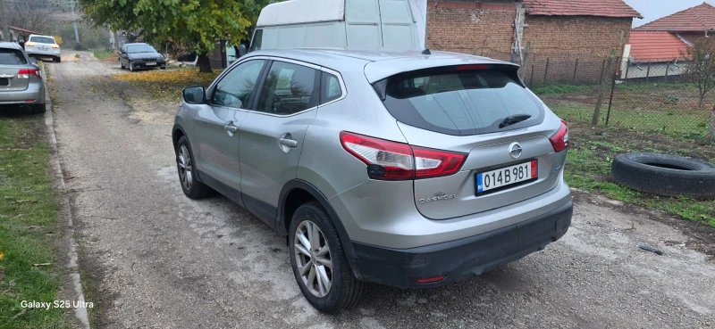 Nissan Qashqai 1.5dci, снимка 3 - Автомобили и джипове - 52860446