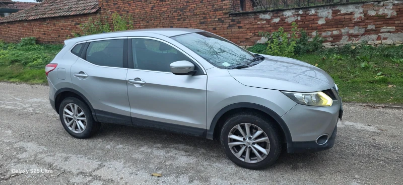 Nissan Qashqai 1.5dci, снимка 13 - Автомобили и джипове - 52860446