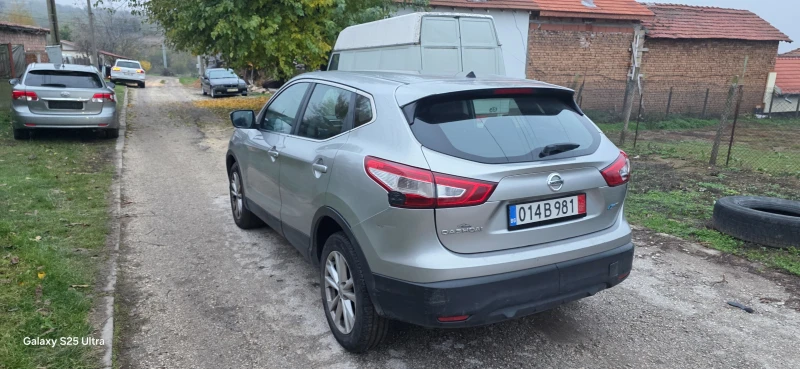 Nissan Qashqai 1.5dci, снимка 4 - Автомобили и джипове - 52860446