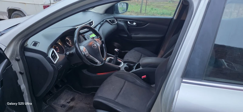 Nissan Qashqai 1.5dci, снимка 10 - Автомобили и джипове - 52860446