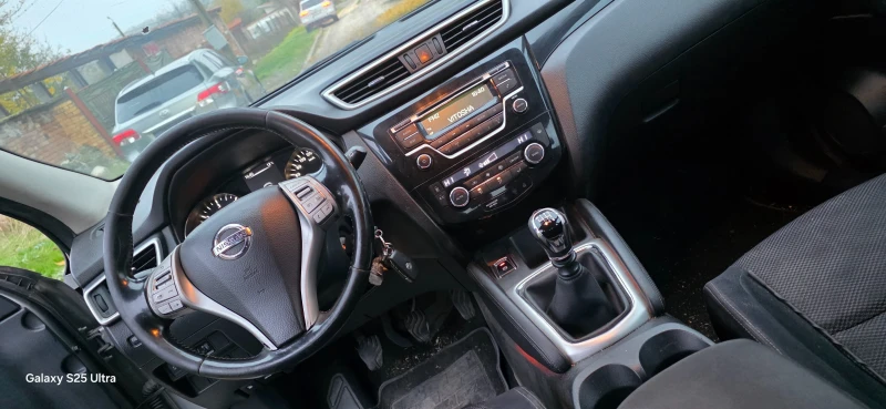 Nissan Qashqai 1.5dci, снимка 7 - Автомобили и джипове - 52860446