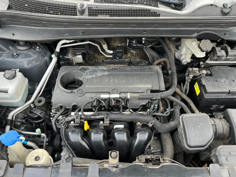 Kia Sportage 2.0i LPG, снимка 17 - Автомобили и джипове - 53496854