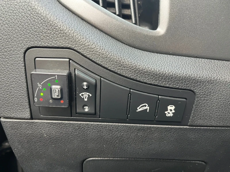 Kia Sportage 2.0i LPG, снимка 11 - Автомобили и джипове - 53496854