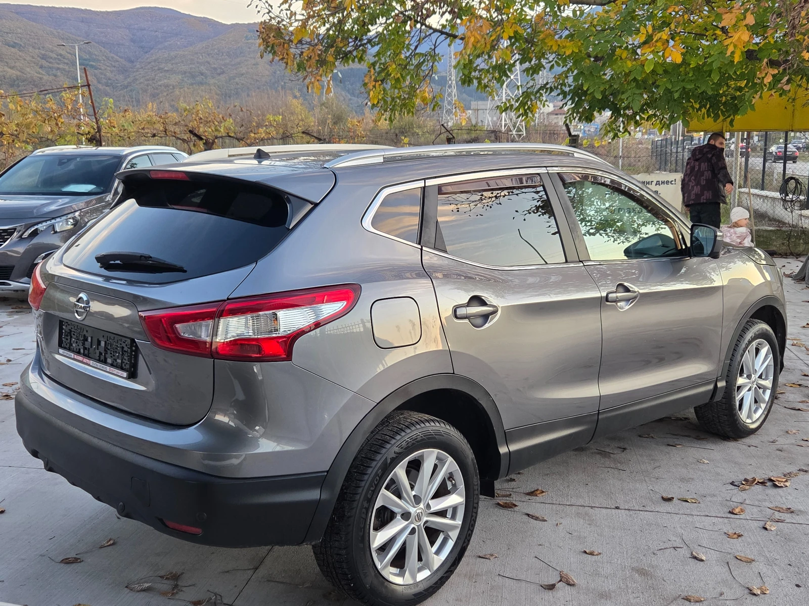 Nissan Qashqai 1.6 DCI * * 360-Kamera* * PARK ASSIST* NAVI* DISTR - изображение 7