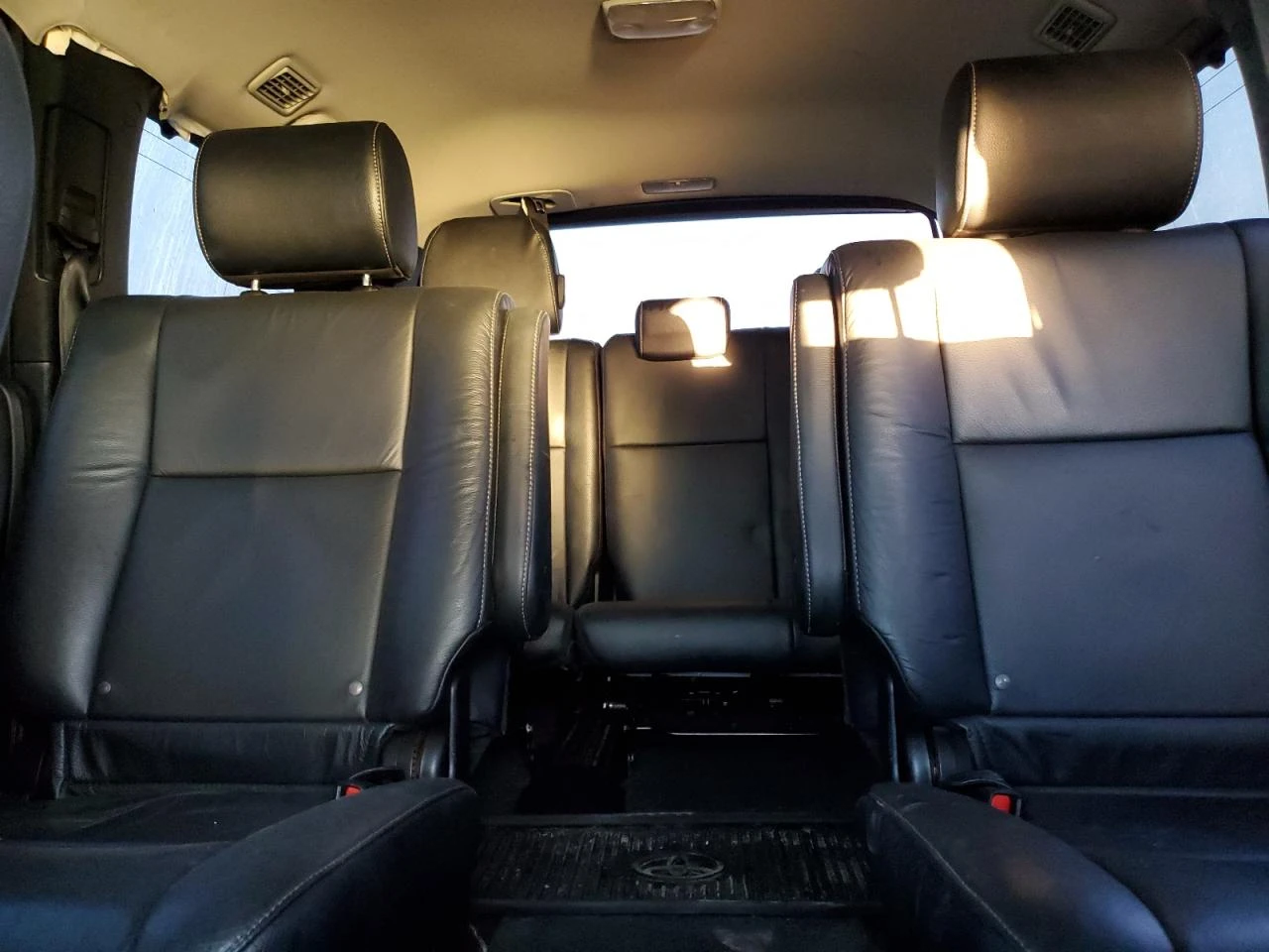 Toyota Sequoia LIMITED - изображение 10