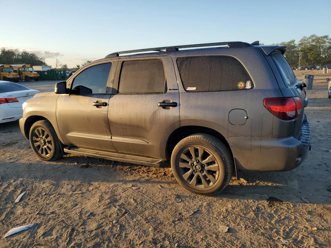 Toyota Sequoia LIMITED - изображение 2