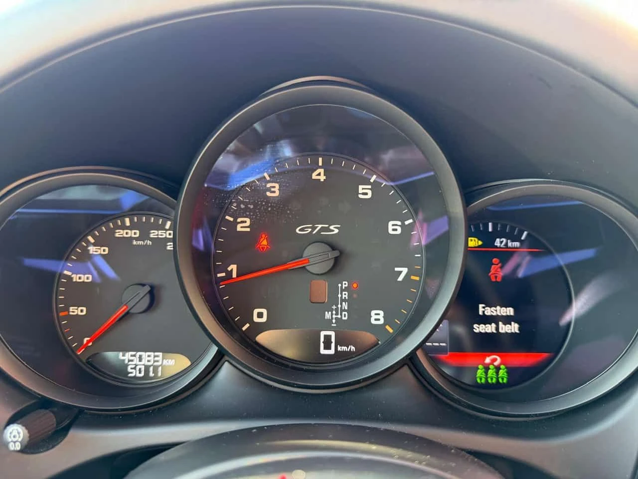 Porsche Macan  GTS * PANORAMA* CARFAX* KEYLESS GO* CARFAX , снимка 16 - Автомобили и джипове - 53796795