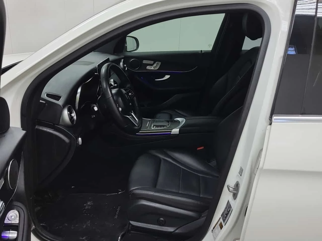 Mercedes-Benz GLC 300 4MATIC | PANO | 360 | ПОДГРЕВ | KEYLESS, снимка 5 - Автомобили и джипове - 53819160