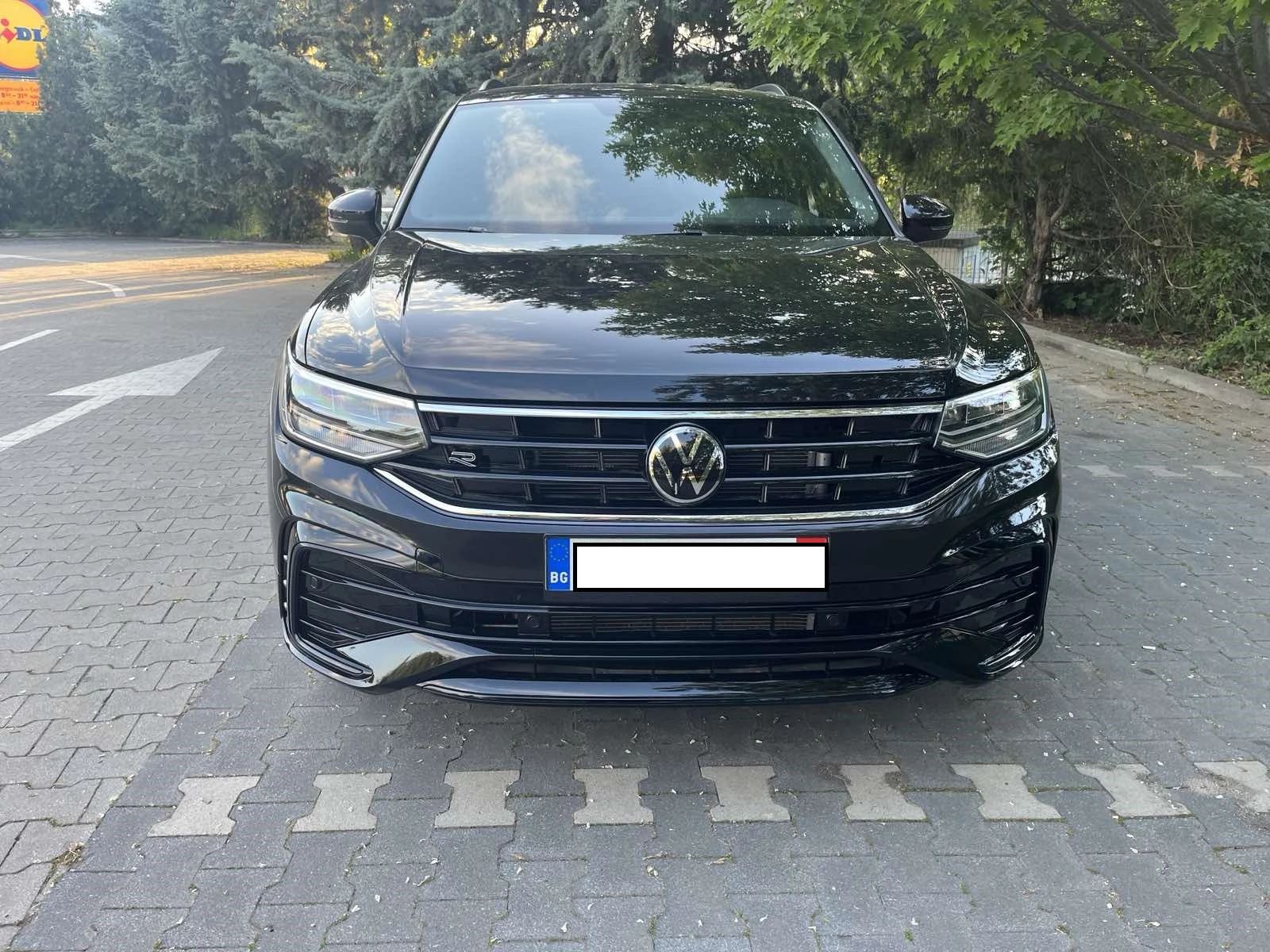VW Tiguan R-LINE BLACK 4Motion Allspace Лизинг, снимка 2 - Автомобили и джипове - 53896816