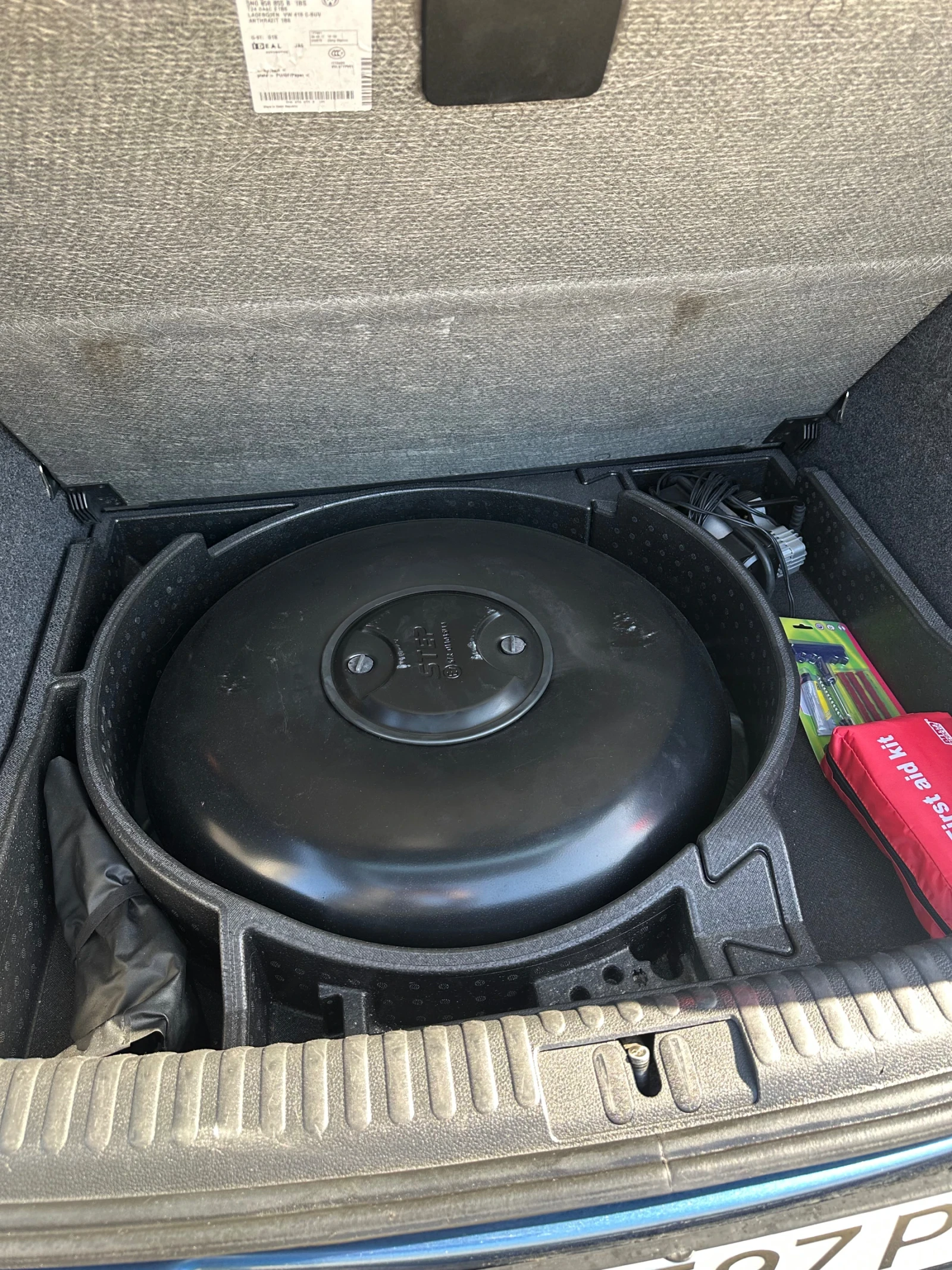 VW Tiguan, снимка 15 - Автомобили и джипове - 53951744