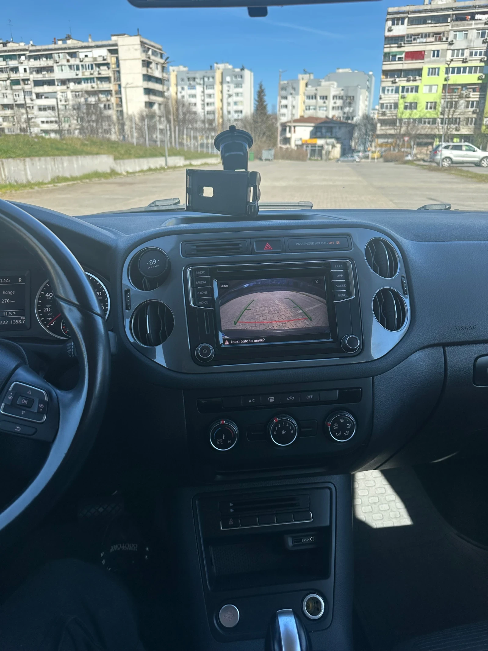 VW Tiguan, снимка 9 - Автомобили и джипове - 53951744