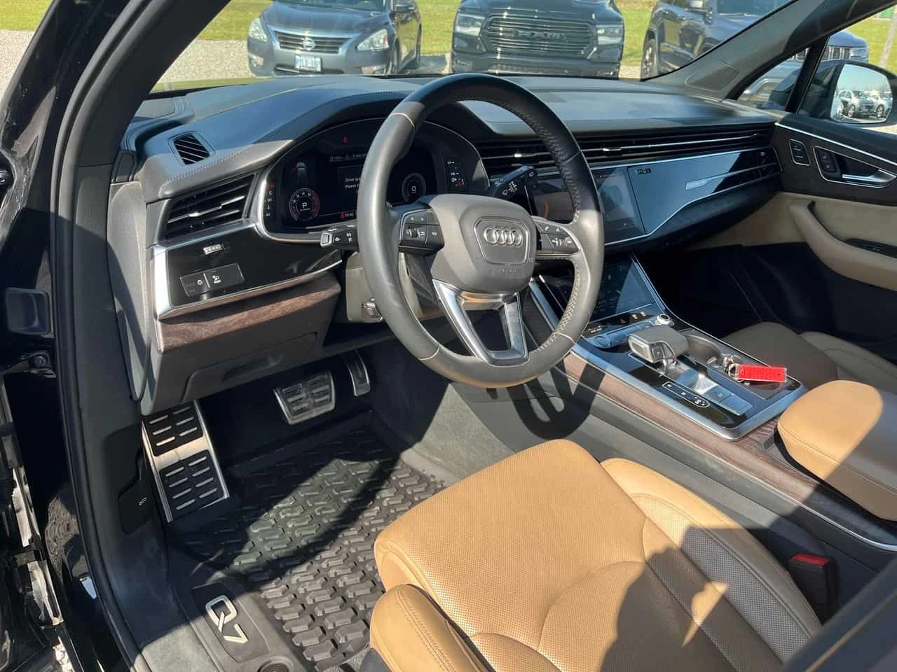 Audi Q7 * Technik * ДИСТРОНИК * 2 КЛЮЧА * ПАНО * 360 , снимка 5 - Автомобили и джипове - 54151582