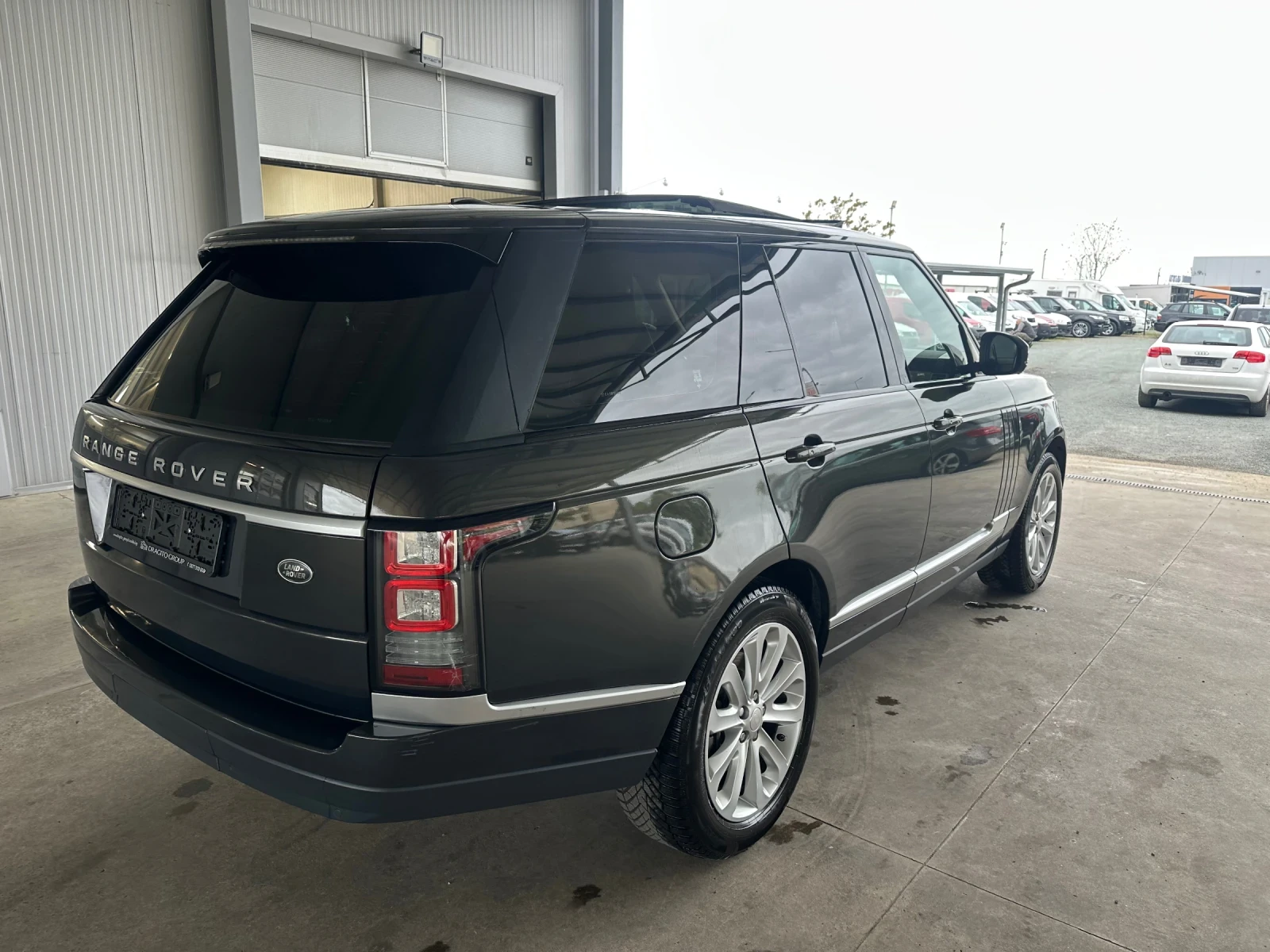 Land Rover Range rover 3.0TDV6* 250ps* 4x4* НАВИ* ПАНОРАМА* КАМЕРА, снимка 5 - Автомобили и джипове - 54341130