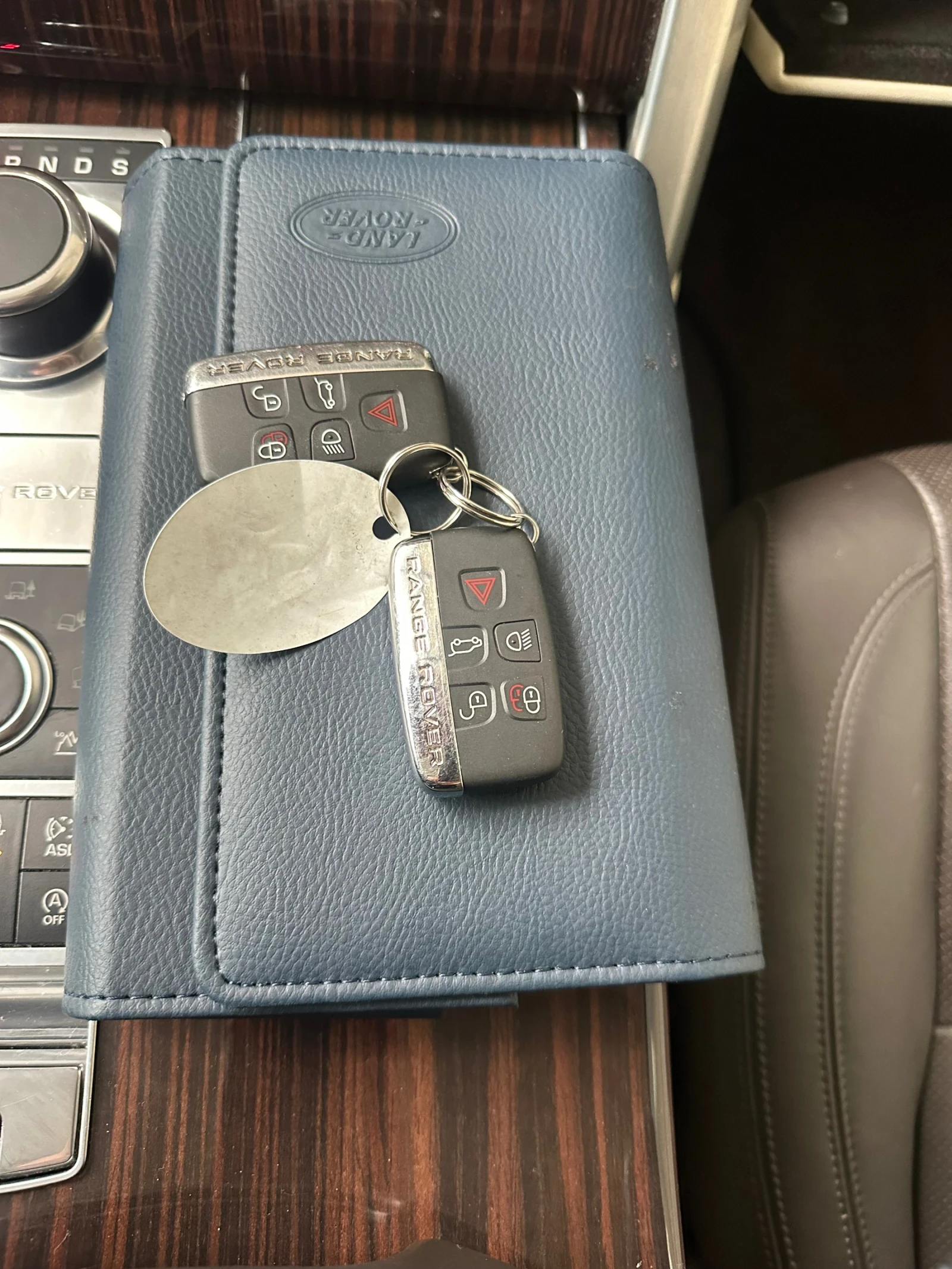Land Rover Range rover 3.0TDV6* 250ps* 4x4* НАВИ* ПАНОРАМА* КАМЕРА, снимка 16 - Автомобили и джипове - 54341130