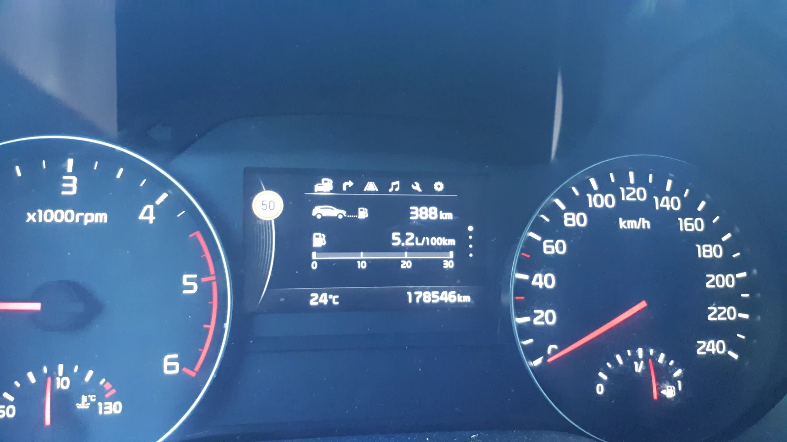 Kia Sportage 1.7crdi, снимка 14 - Автомобили и джипове - 55056302