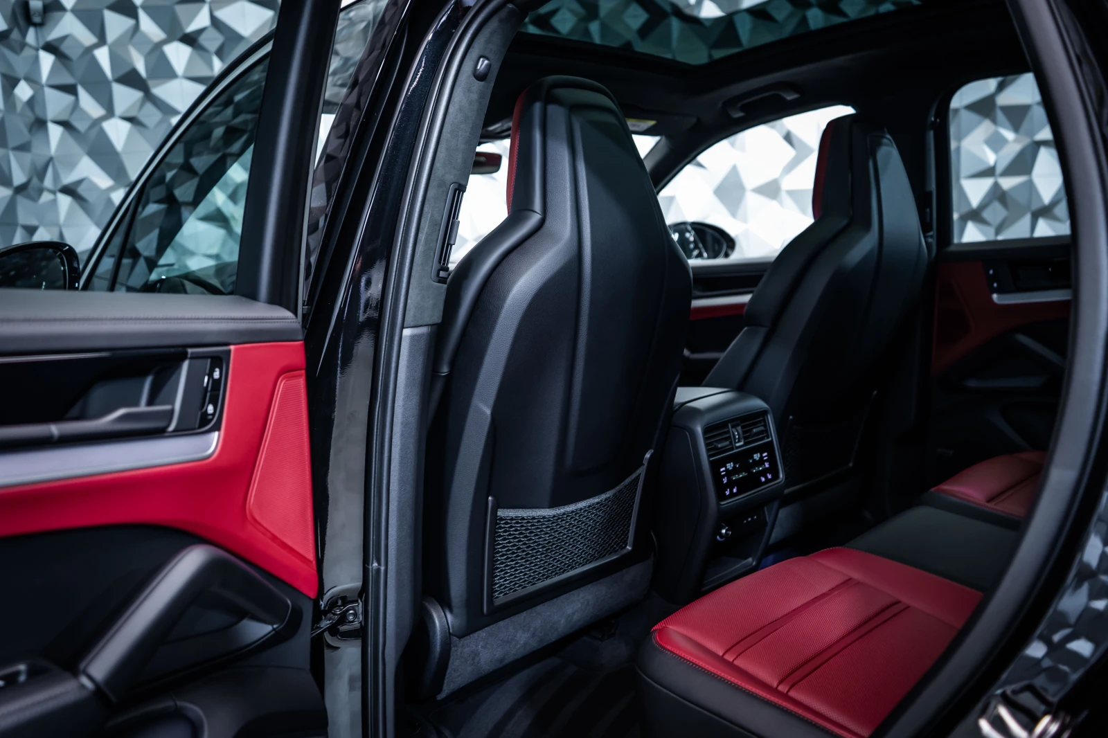 Porsche Cayenne Turbo E-Hybrid Pano* Bose* 360, снимка 14 - Автомобили и джипове - 55614620