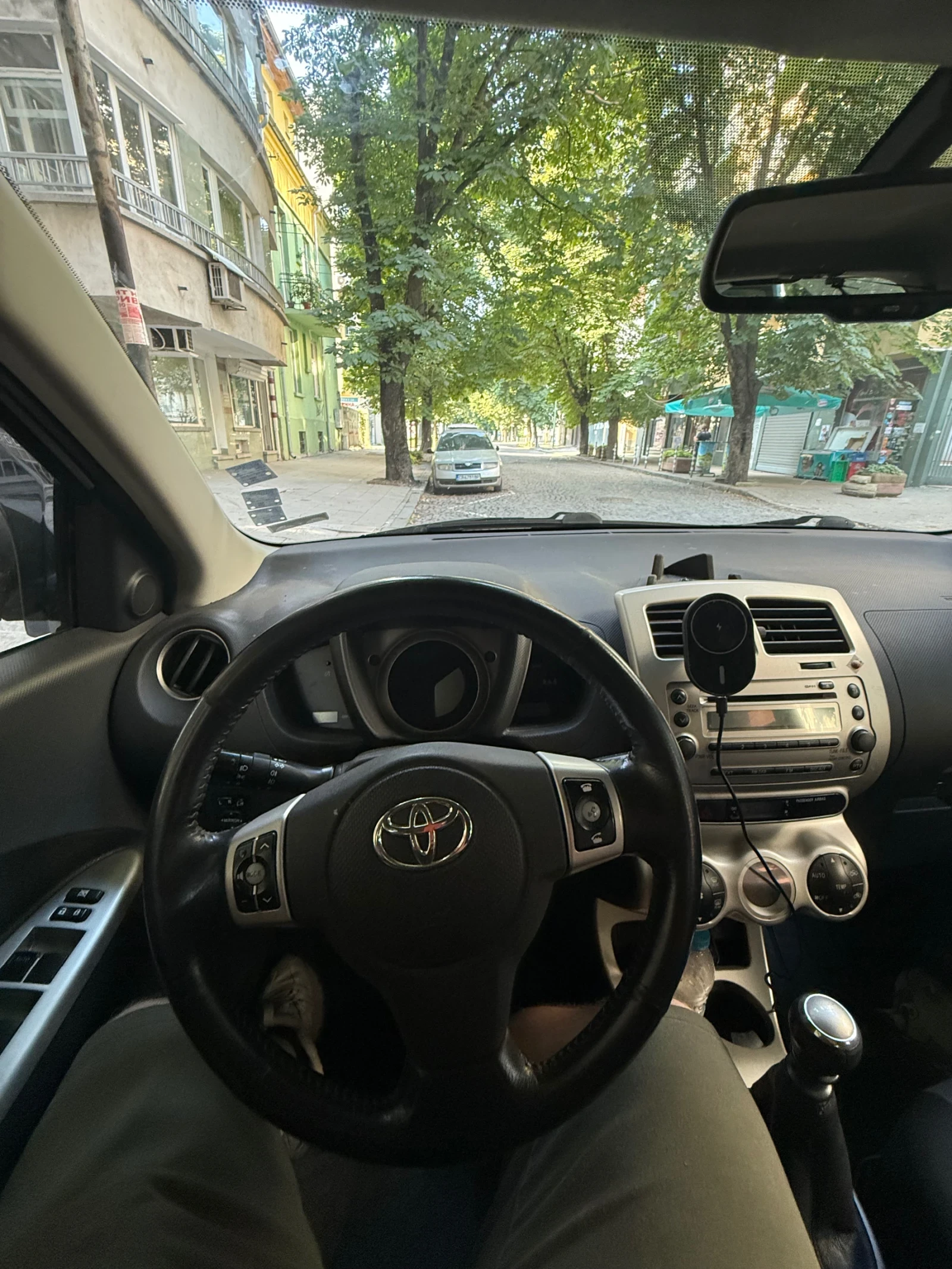 Toyota Urban Cruiser, снимка 4 - Автомобили и джипове - 55697935