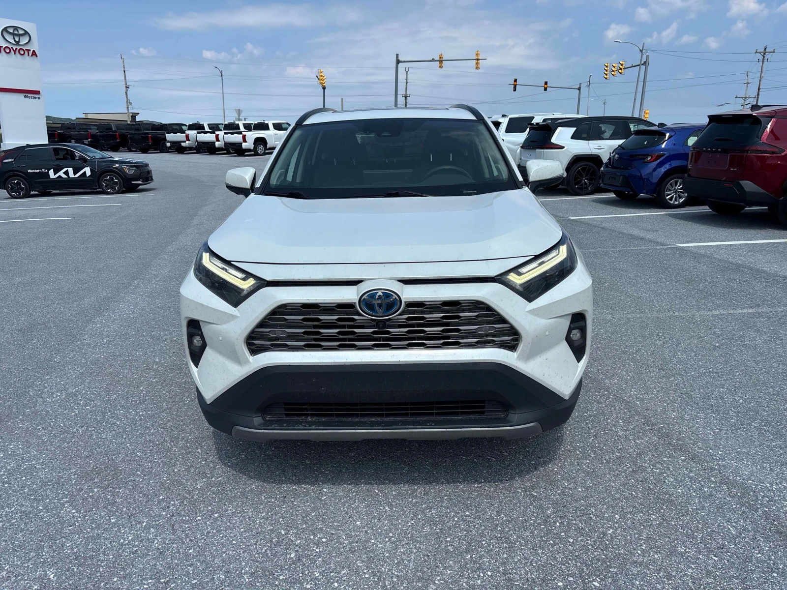 Toyota Rav4 Hybrid Limited | CARFAX | АВТОФИНАНСИРАНЕ, снимка 2 - Автомобили и джипове - 55892377