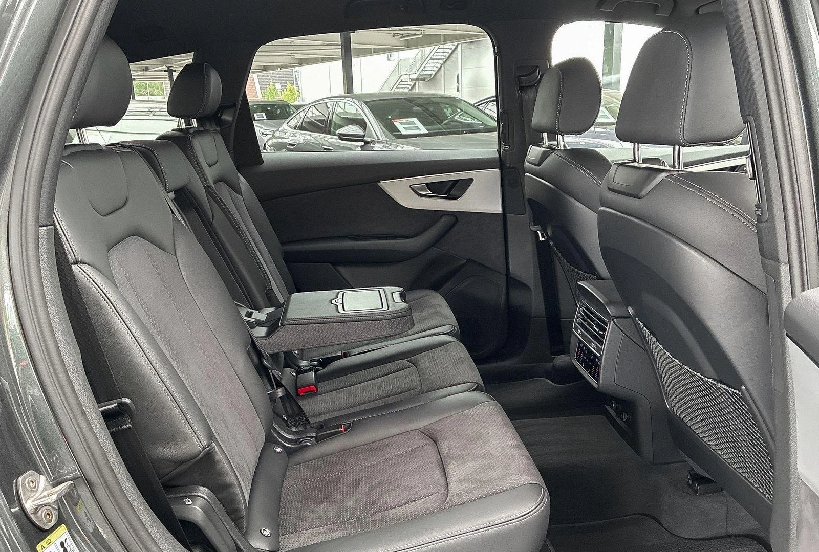 Audi Q7 55 TFSI / S-LINE / BLACK OPTIC+ / HUD / QUATTRO , снимка 13 - Автомобили и джипове - 56137766