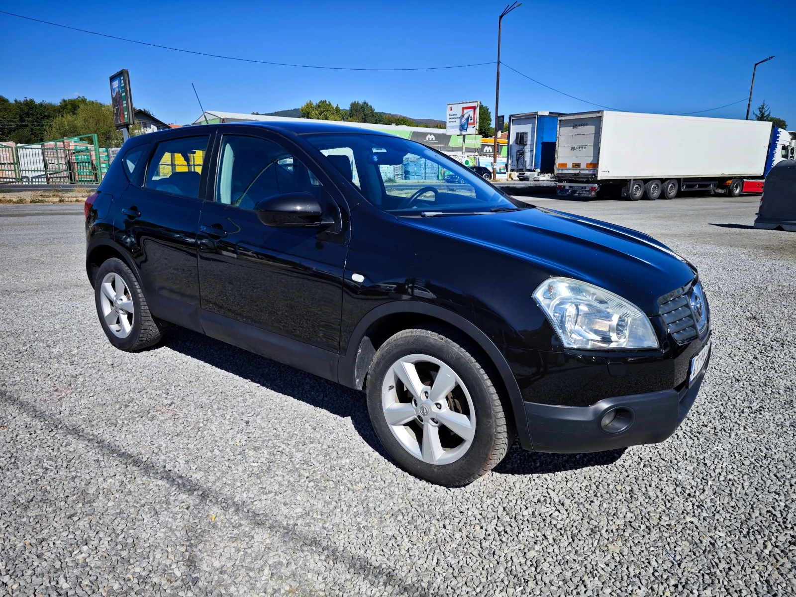 Nissan Qashqai 2.0 dCi 4x4 Automat, снимка 6 - Автомобили и джипове - 56331084