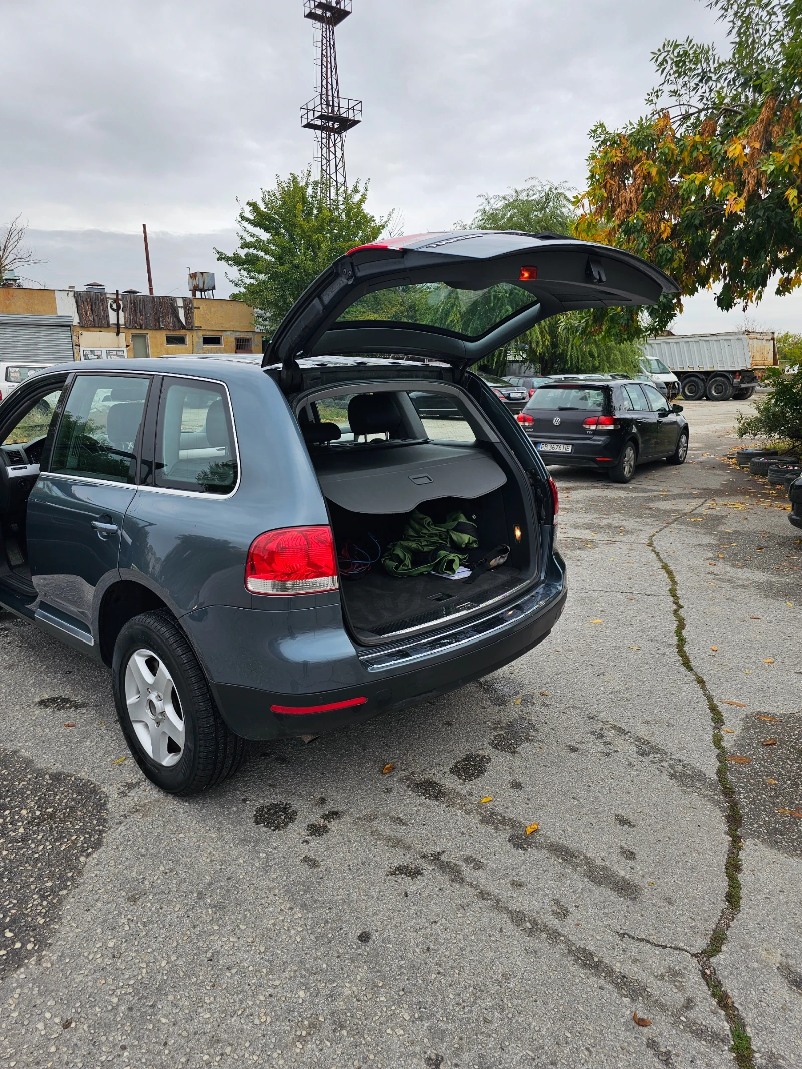 VW Touareg 3.0 TDI, снимка 5 - Автомобили и джипове - 56656044