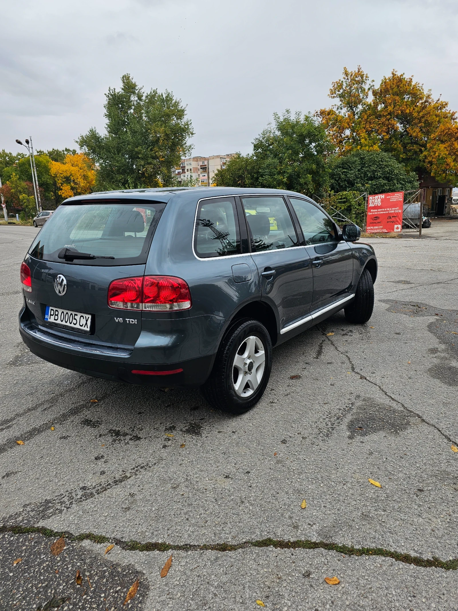 VW Touareg 3.0 TDI, снимка 3 - Автомобили и джипове - 56656044