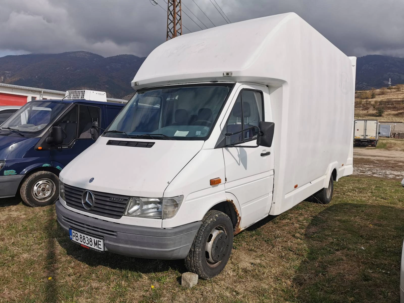 Mercedes-Benz Sprinter 412