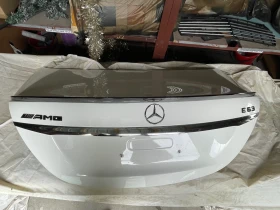 Продавам заден капак за w213, снимка 1