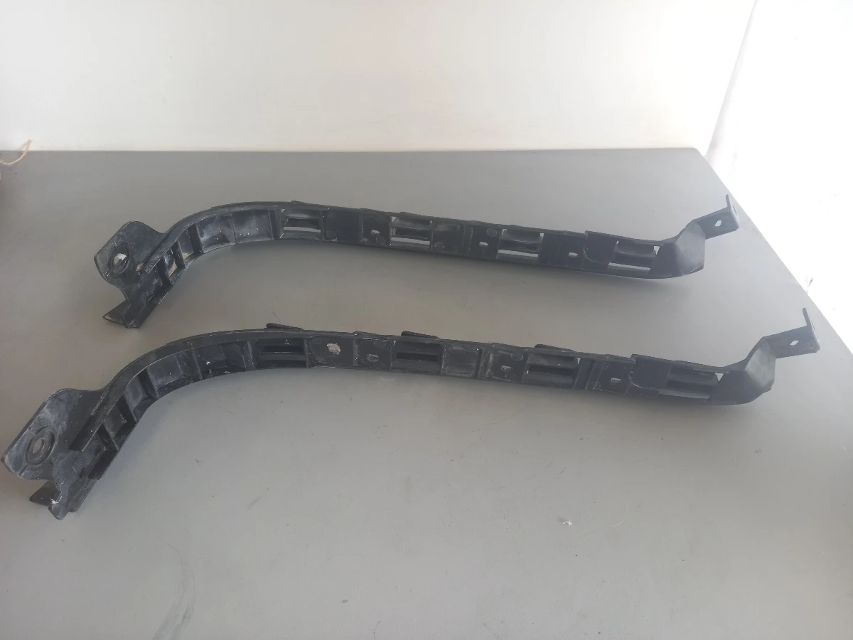 Водач държач задна броня десен Фолксваген Бора (Голф 4) комби