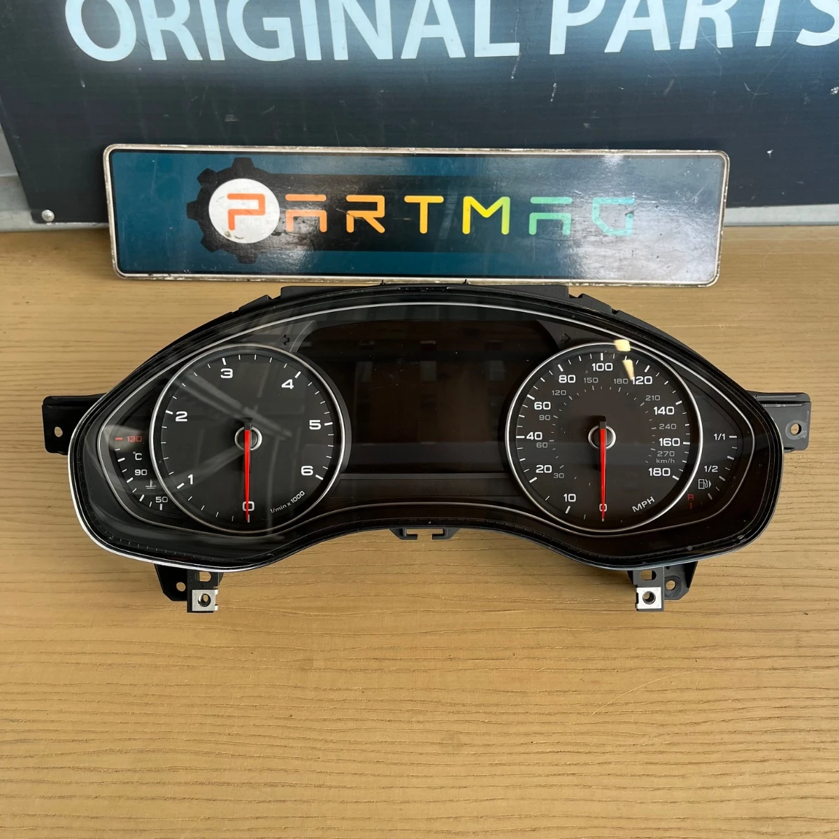 Инструментално табло километраж за Audi A6 4G A7 4G дясна дирекция 4G8920981C-38